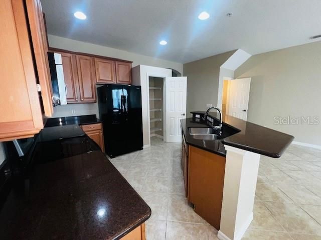 For Rent: $2,450 (3 beds, 2 baths, 1570 Square Feet)