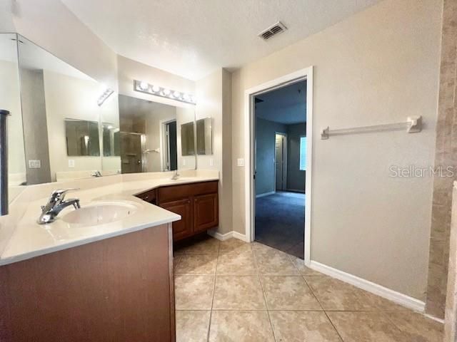 For Rent: $2,450 (3 beds, 2 baths, 1570 Square Feet)