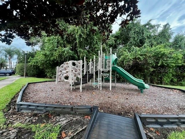 For Rent: $2,450 (3 beds, 2 baths, 1570 Square Feet)