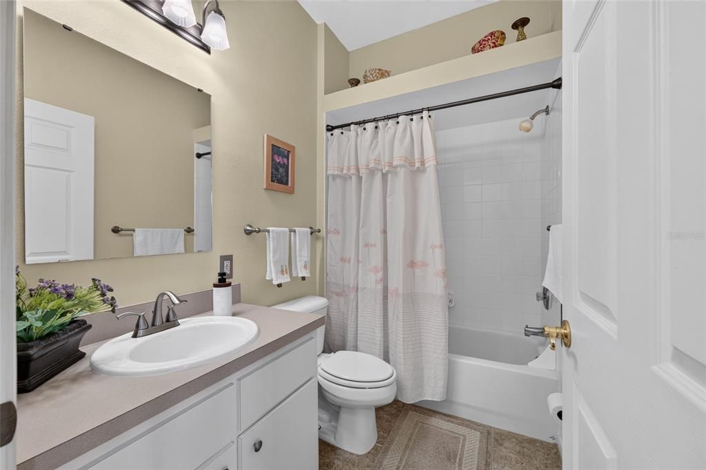 For Sale: $268,000 (3 beds, 2 baths, 1640 Square Feet)