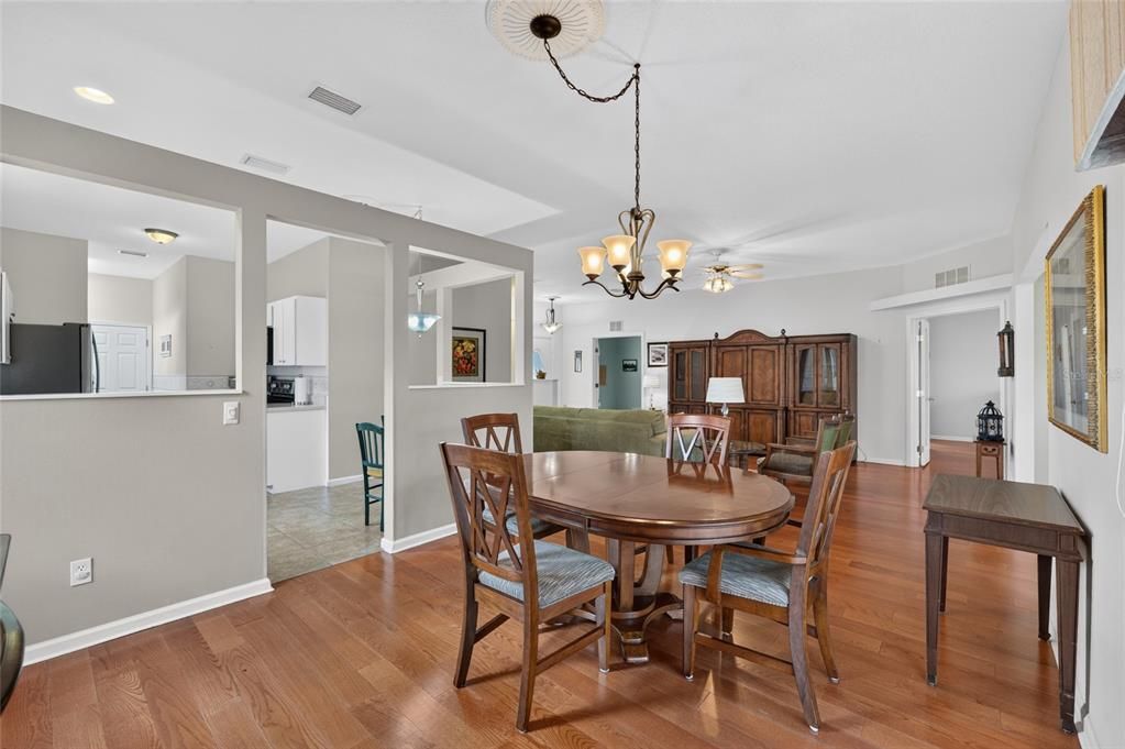 For Sale: $268,000 (3 beds, 2 baths, 1640 Square Feet)