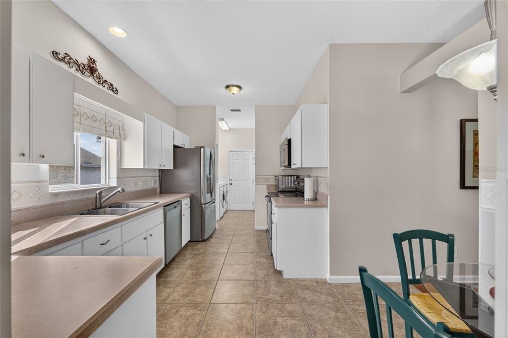 For Sale: $268,000 (3 beds, 2 baths, 1640 Square Feet)