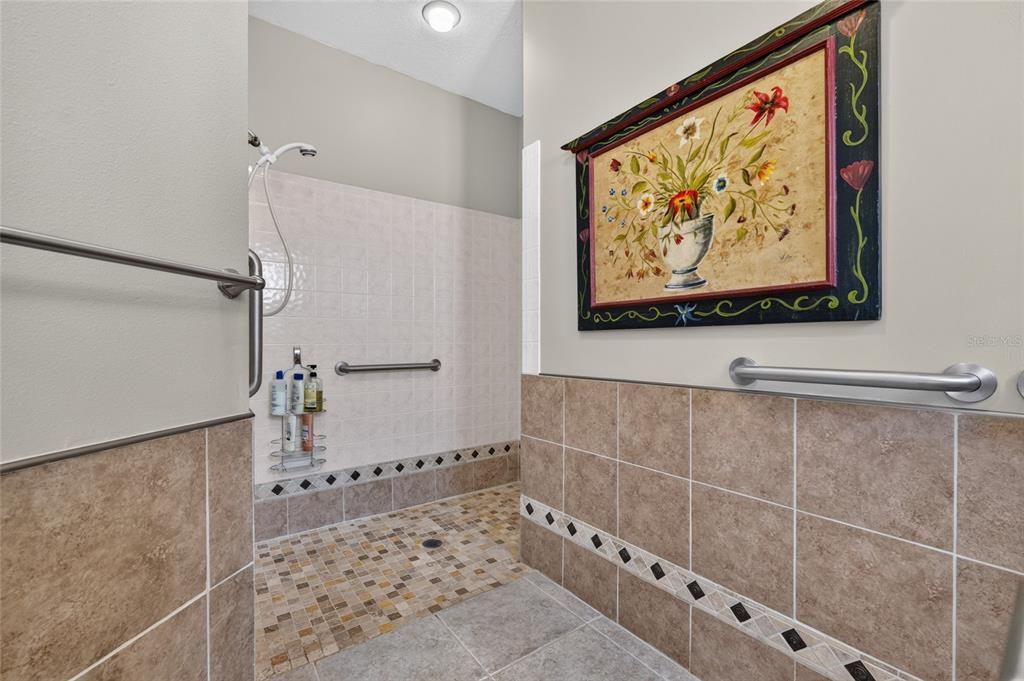 For Sale: $268,000 (3 beds, 2 baths, 1640 Square Feet)