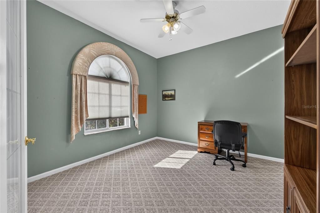For Sale: $268,000 (3 beds, 2 baths, 1640 Square Feet)
