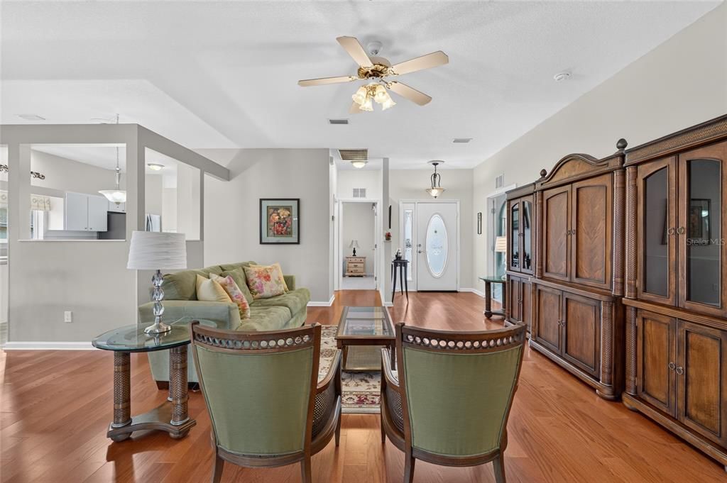 For Sale: $268,000 (3 beds, 2 baths, 1640 Square Feet)