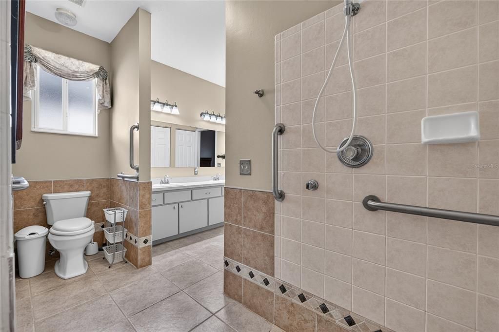 For Sale: $268,000 (3 beds, 2 baths, 1640 Square Feet)