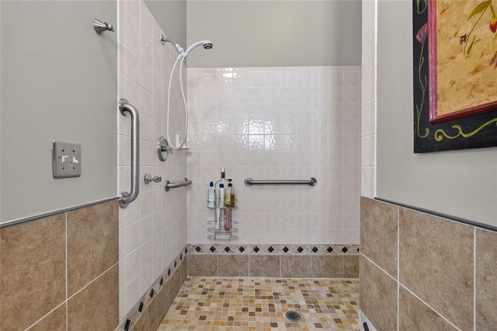 For Sale: $268,000 (3 beds, 2 baths, 1640 Square Feet)