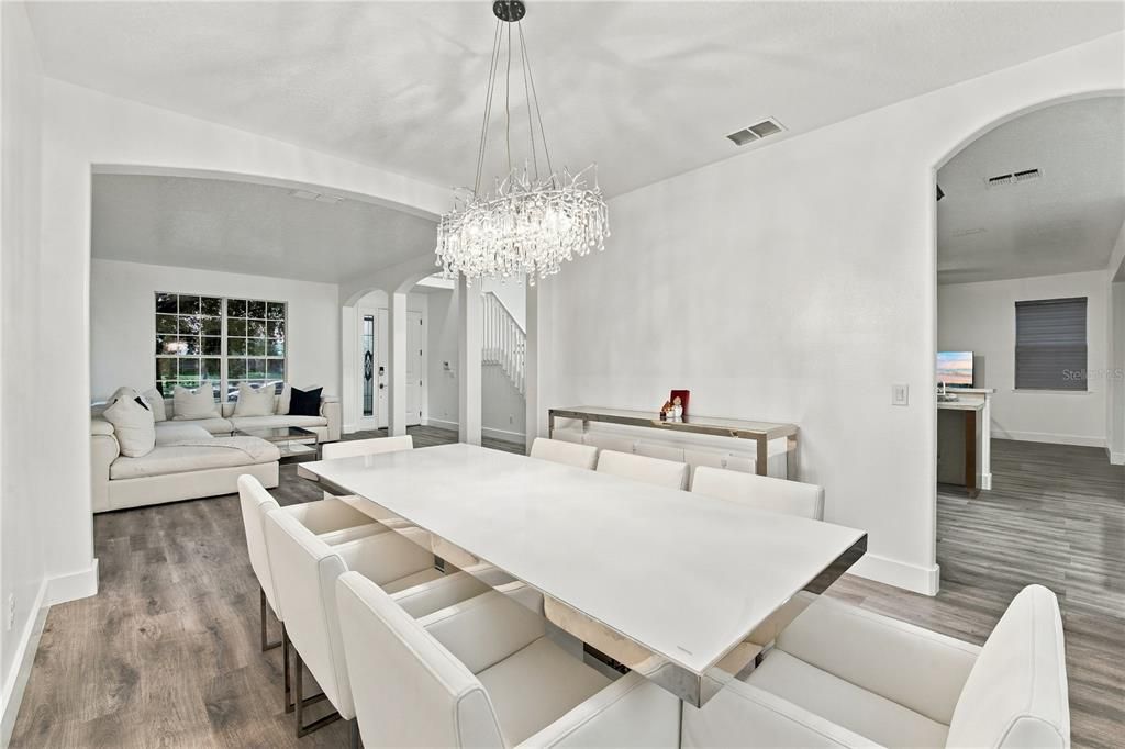En Venta: $540,000 (4 camas, 2 baños, 2945 Pies cuadrados)