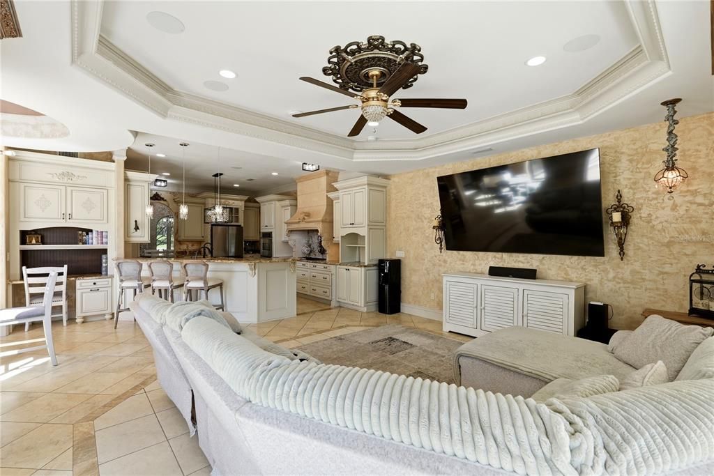 En Venta: $2,199,000 (4 camas, 4 baños, 5650 Pies cuadrados)
