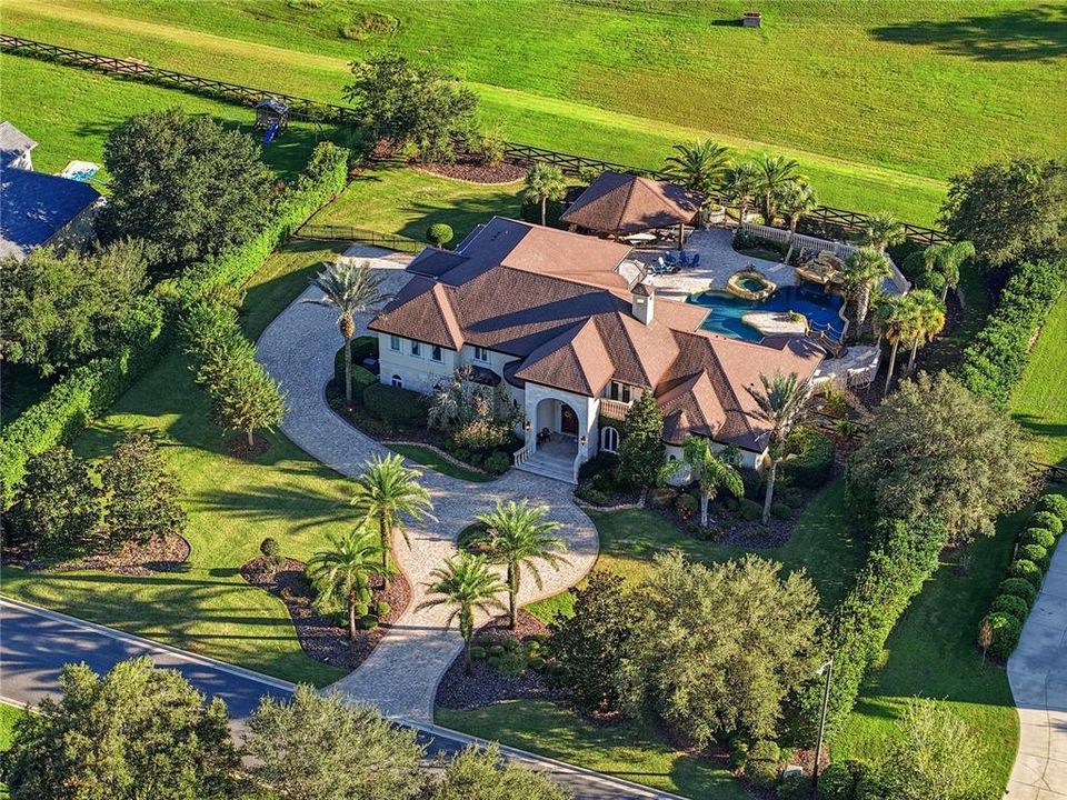En Venta: $2,199,000 (4 camas, 4 baños, 5650 Pies cuadrados)