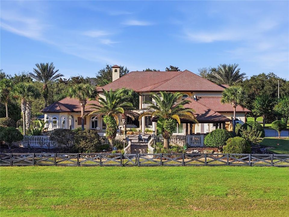 En Venta: $2,199,000 (4 camas, 4 baños, 5650 Pies cuadrados)