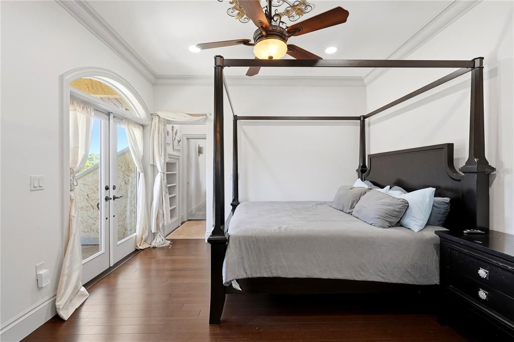 En Venta: $2,199,000 (4 camas, 4 baños, 5650 Pies cuadrados)