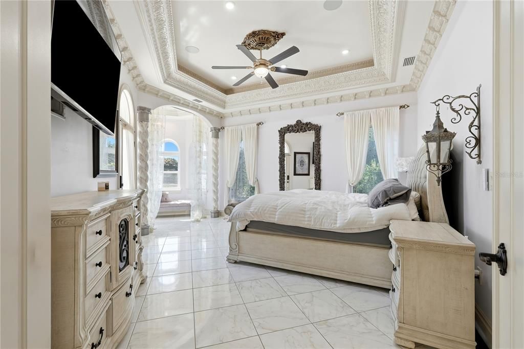 En Venta: $2,199,000 (4 camas, 4 baños, 5650 Pies cuadrados)