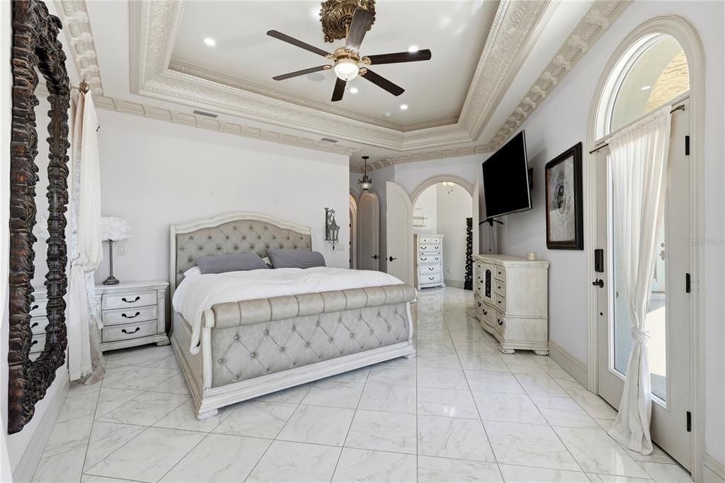 En Venta: $2,199,000 (4 camas, 4 baños, 5650 Pies cuadrados)