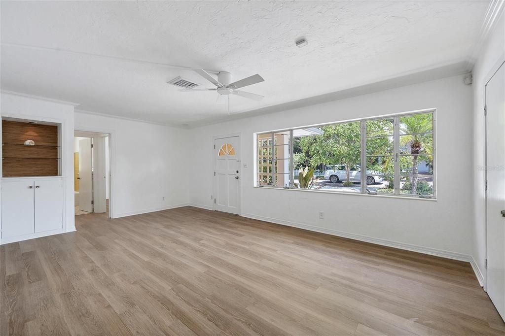 For Rent: $4,000 (3 beds, 2 baths, 1377 Square Feet)