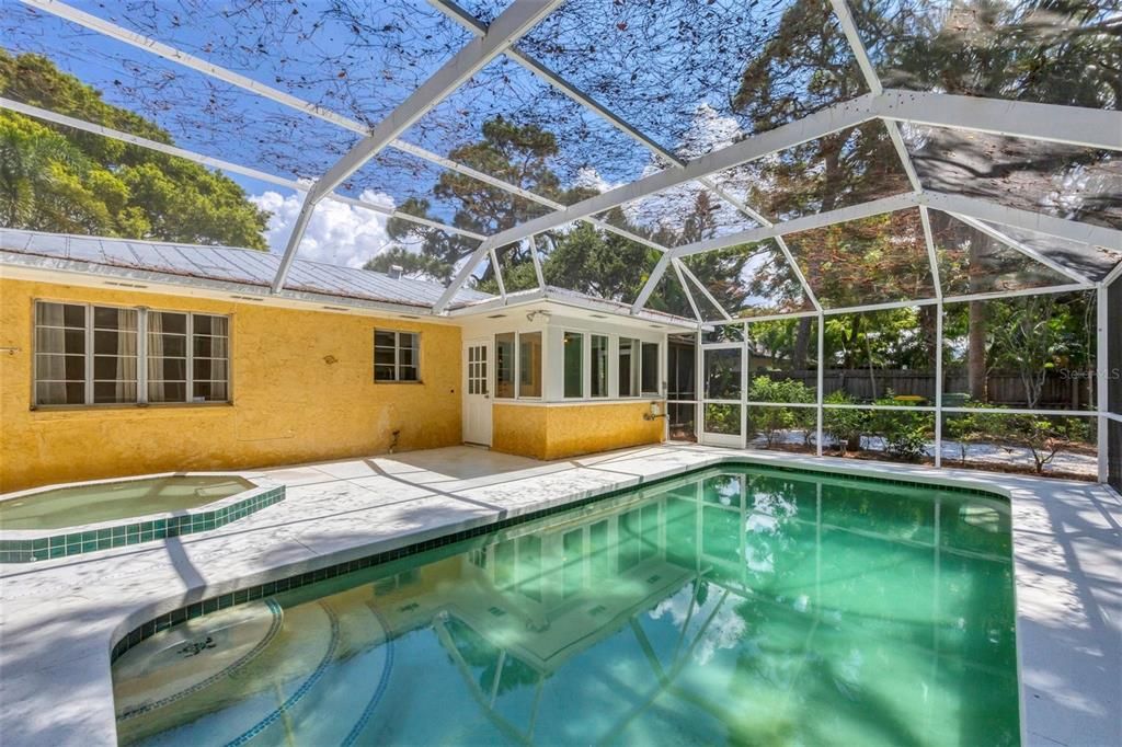 For Rent: $4,000 (3 beds, 2 baths, 1377 Square Feet)