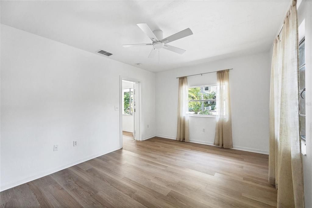For Rent: $4,000 (3 beds, 2 baths, 1377 Square Feet)