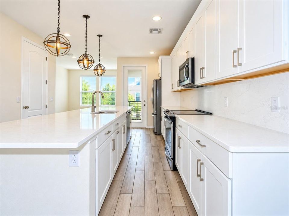В аренду: $2,995 (3 спален, 3 ванн, 2167 Квадратных фут)