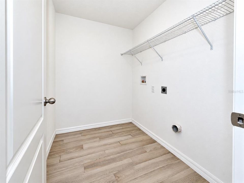 В аренду: $2,995 (3 спален, 3 ванн, 2167 Квадратных фут)