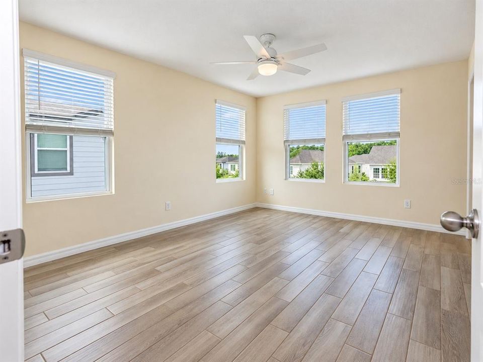 В аренду: $2,995 (3 спален, 3 ванн, 2167 Квадратных фут)