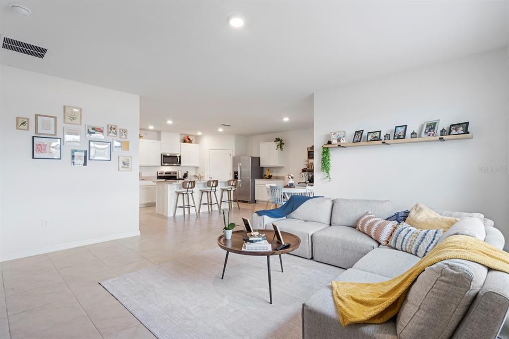 En Renta: $2,300 (4 camas, 2 baños, 1827 Pies cuadrados)
