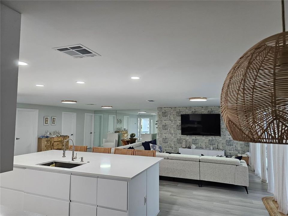 En Venta: $615,000 (3 camas, 2 baños, 1731 Pies cuadrados)