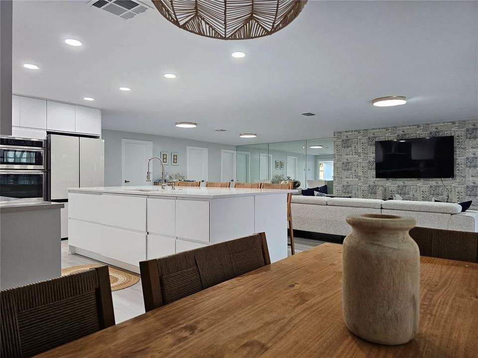 En Venta: $615,000 (3 camas, 2 baños, 1731 Pies cuadrados)