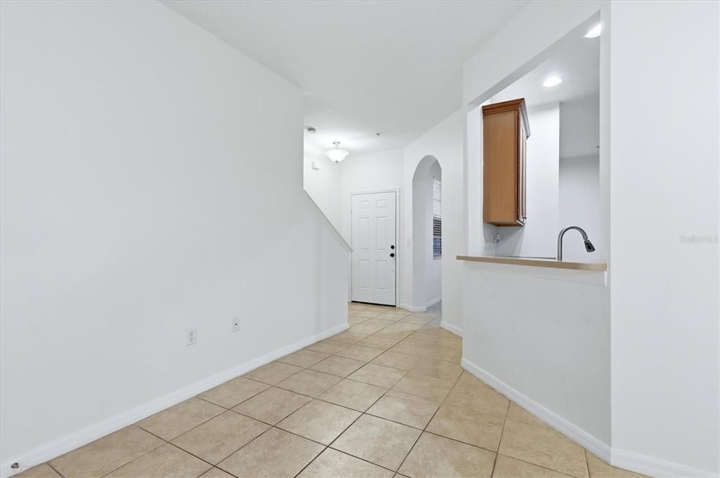 For Rent: $2,000 (3 beds, 2 baths, 1776 Square Feet)