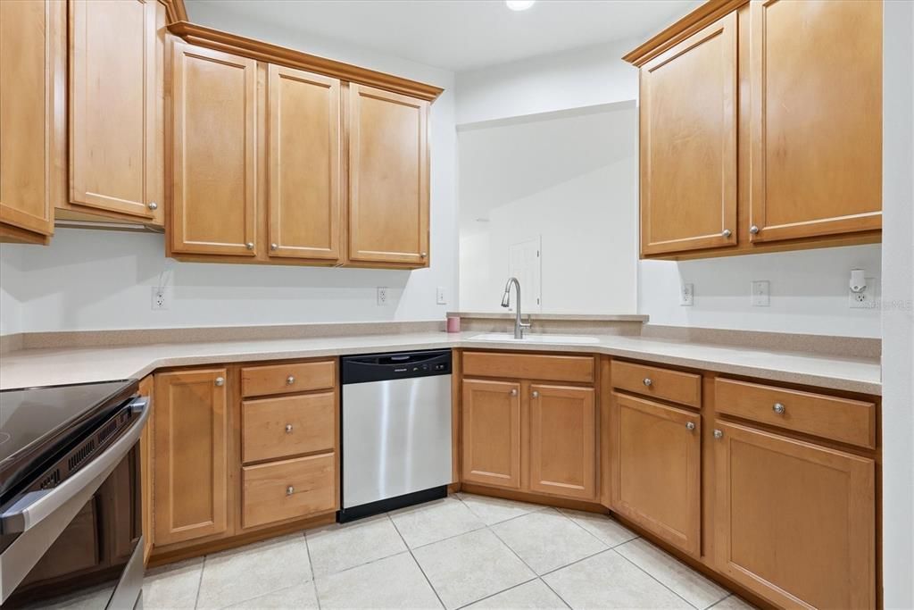 For Rent: $2,000 (3 beds, 2 baths, 1776 Square Feet)