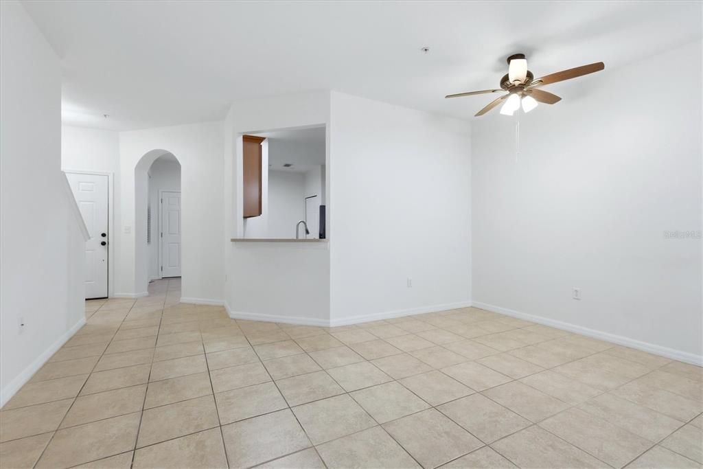 For Rent: $2,000 (3 beds, 2 baths, 1776 Square Feet)