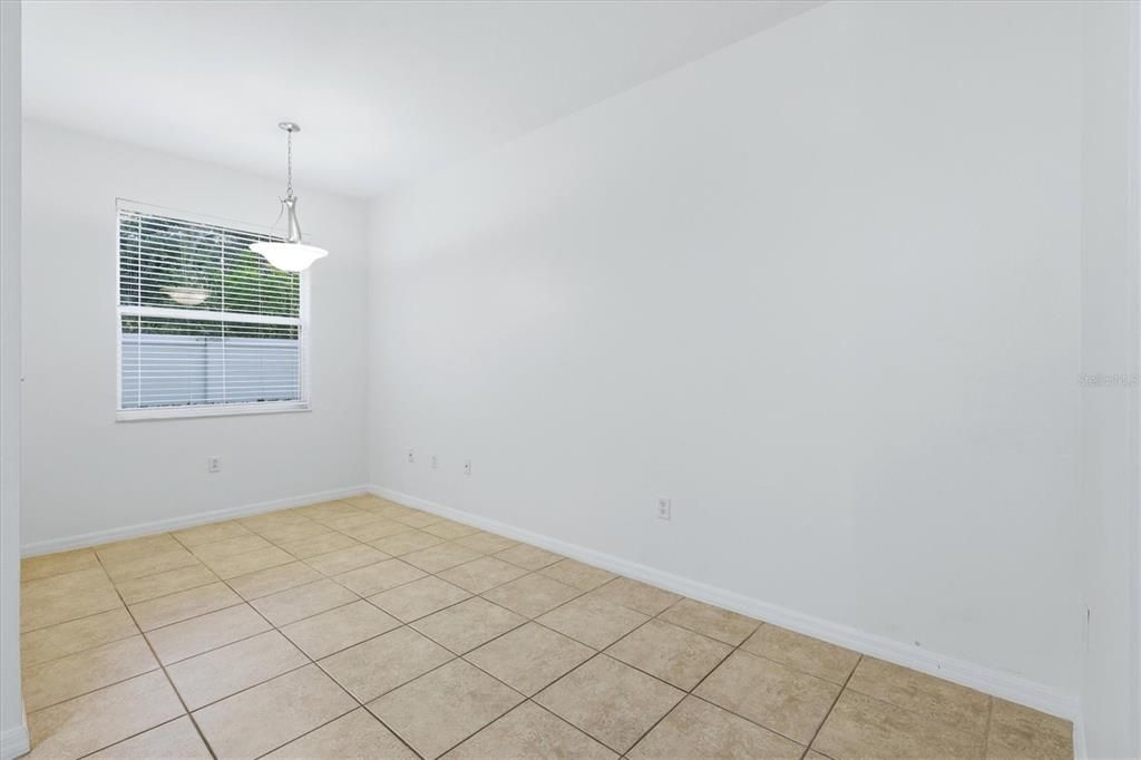 For Rent: $2,000 (3 beds, 2 baths, 1776 Square Feet)