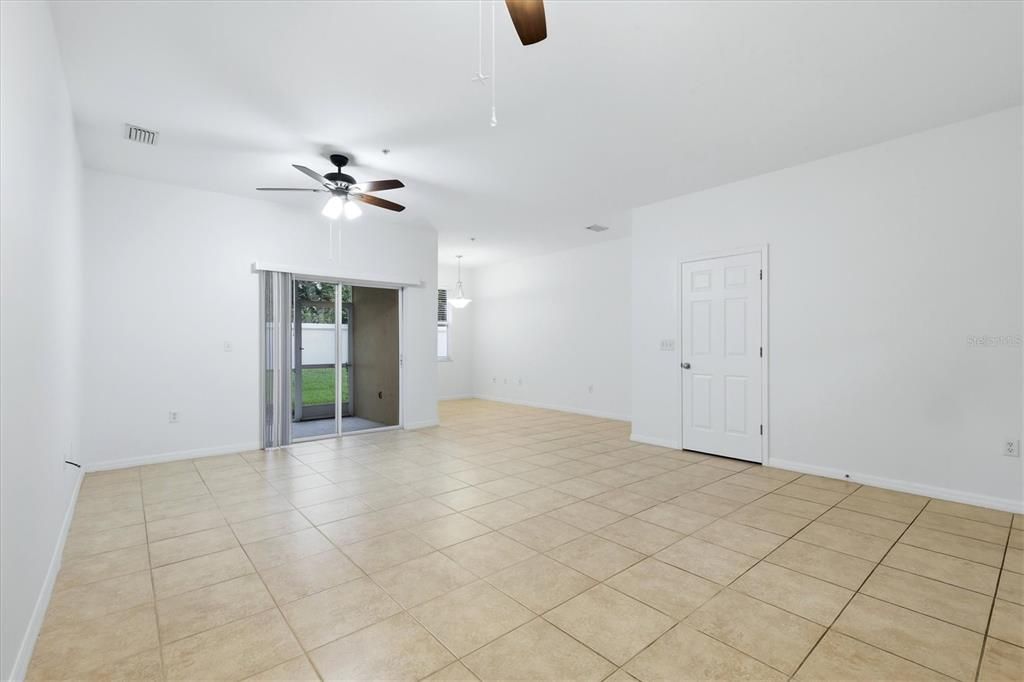 For Rent: $2,000 (3 beds, 2 baths, 1776 Square Feet)
