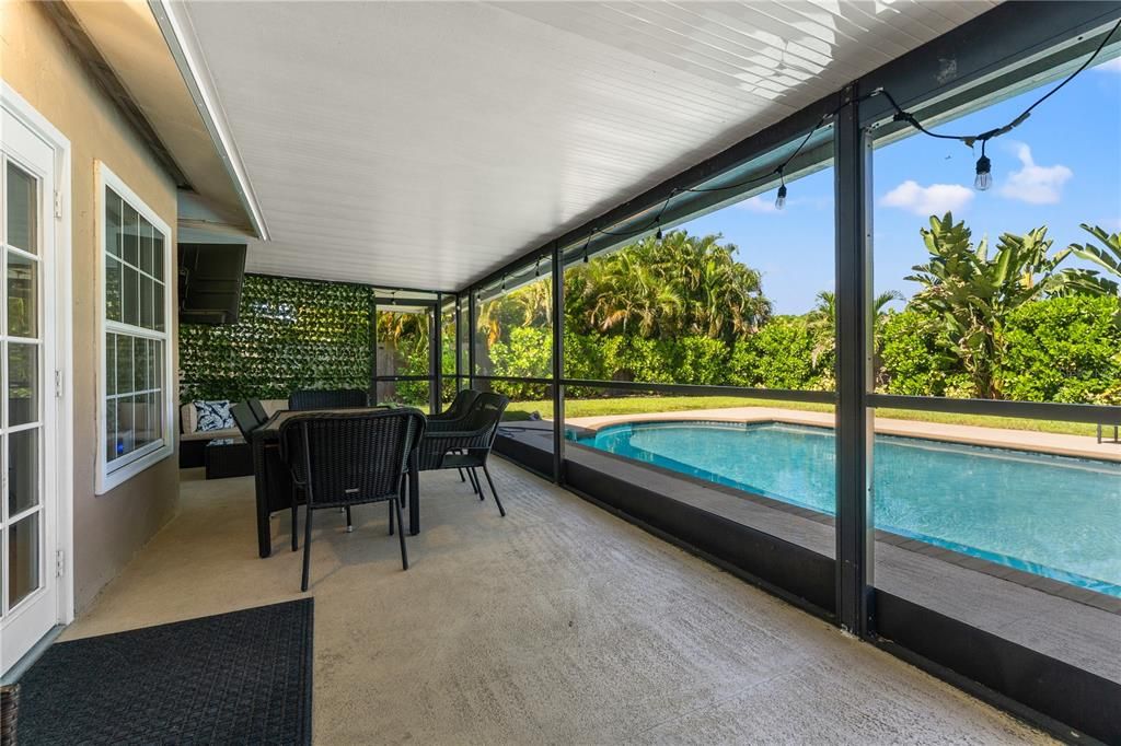 For Sale: $495,000 (3 beds, 2 baths, 1430 Square Feet)