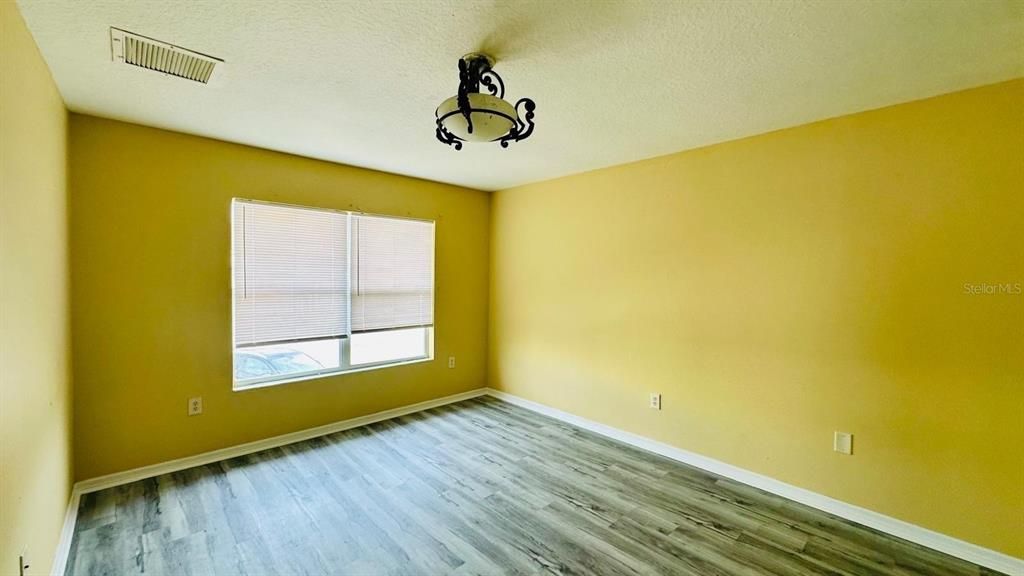 В аренду: $1,850 (4 спален, 3 ванн, 1320 Квадратных фут)