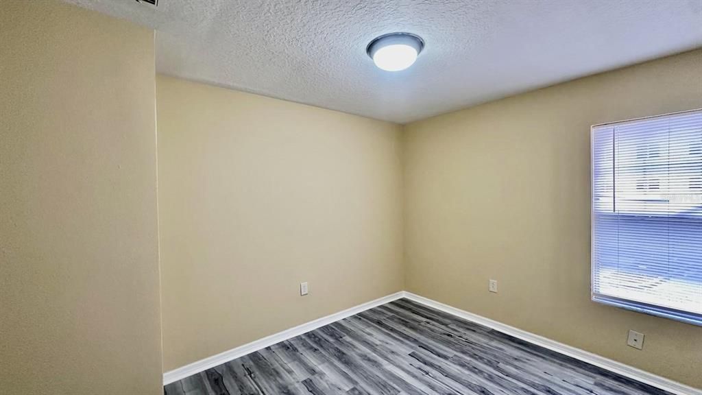 В аренду: $1,850 (4 спален, 3 ванн, 1320 Квадратных фут)