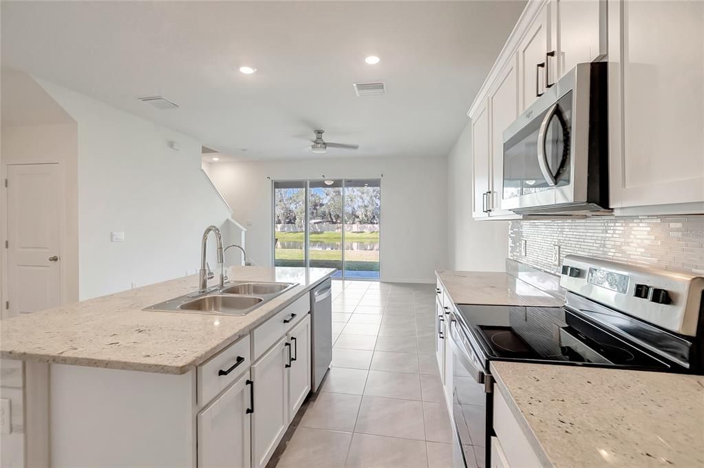 For Sale: $265,000 (3 beds, 2 baths, 1673 Square Feet)