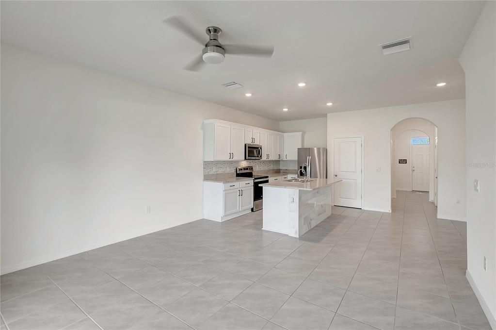 For Sale: $265,000 (3 beds, 2 baths, 1673 Square Feet)