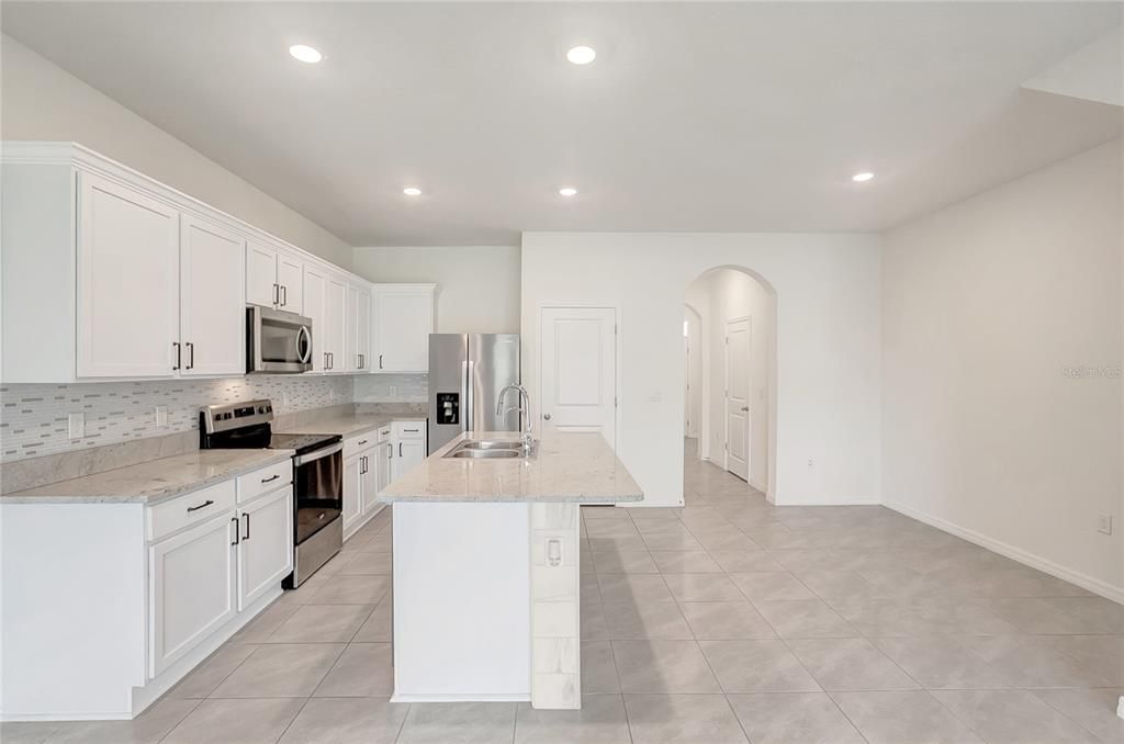 For Sale: $265,000 (3 beds, 2 baths, 1673 Square Feet)