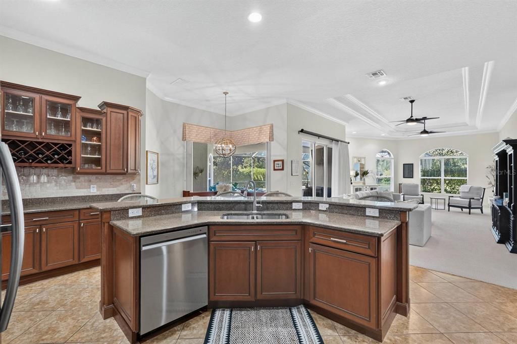 For Sale: $1,100,000 (4 beds, 4 baths, 3887 Square Feet)