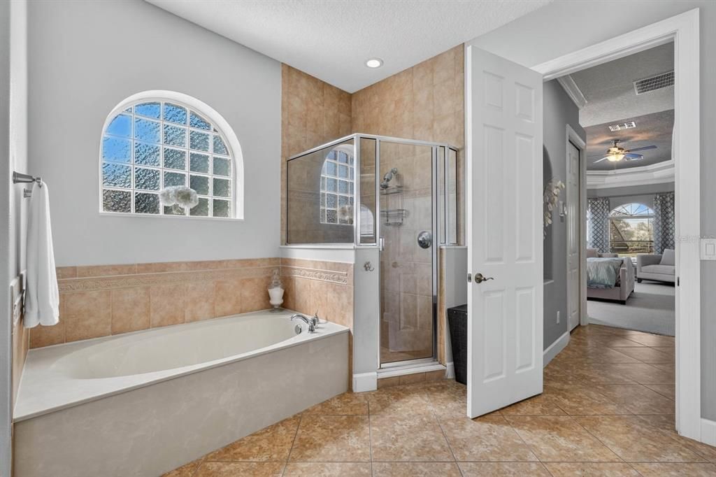 For Sale: $1,100,000 (4 beds, 4 baths, 3887 Square Feet)