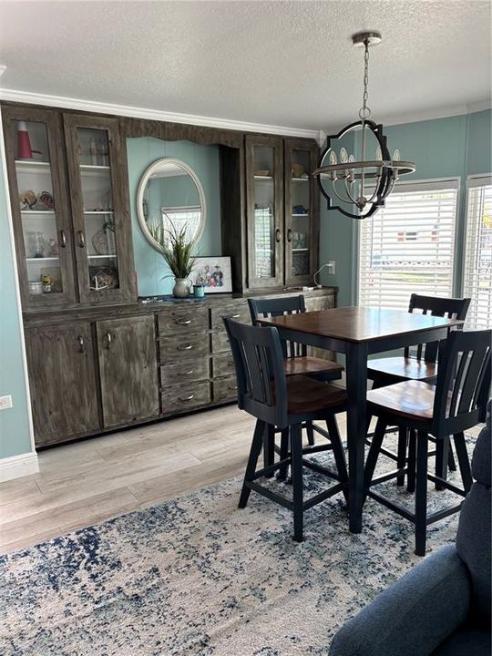 For Sale: $249,000 (2 beds, 2 baths, 1081 Square Feet)