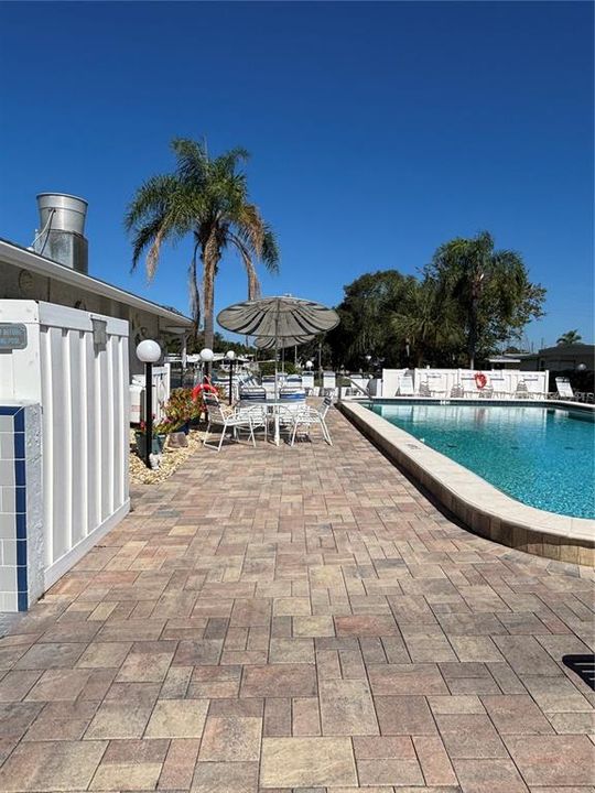 For Sale: $249,000 (2 beds, 2 baths, 1081 Square Feet)
