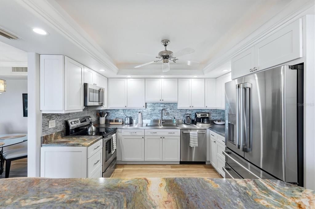 For Sale: $1,075,000 (2 beds, 2 baths, 1275 Square Feet)