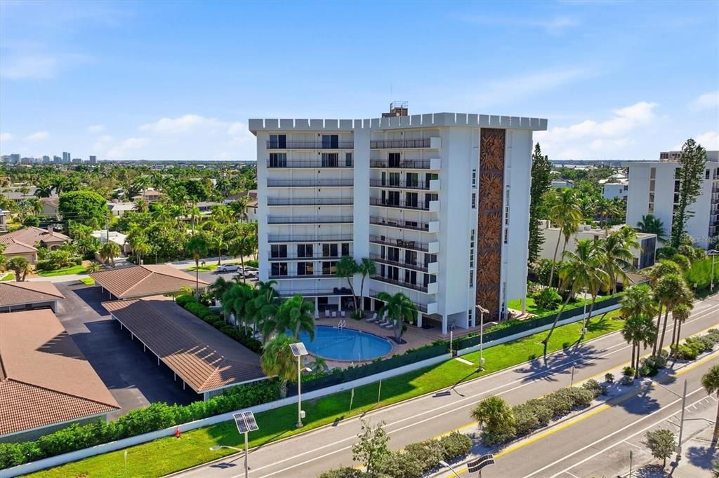 For Sale: $1,075,000 (2 beds, 2 baths, 1275 Square Feet)