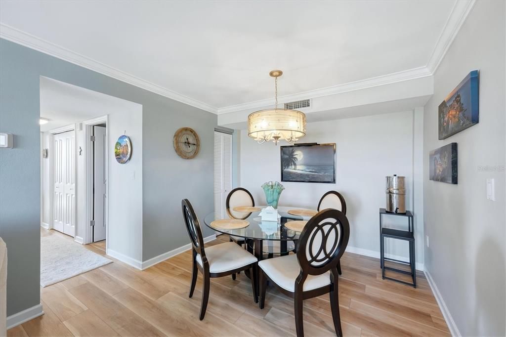 For Sale: $1,075,000 (2 beds, 2 baths, 1275 Square Feet)
