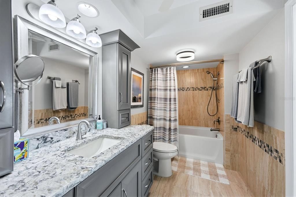 For Sale: $1,075,000 (2 beds, 2 baths, 1275 Square Feet)