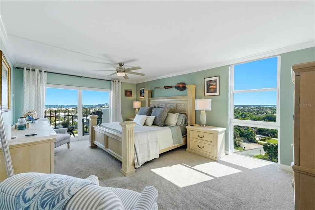 For Sale: $1,075,000 (2 beds, 2 baths, 1275 Square Feet)