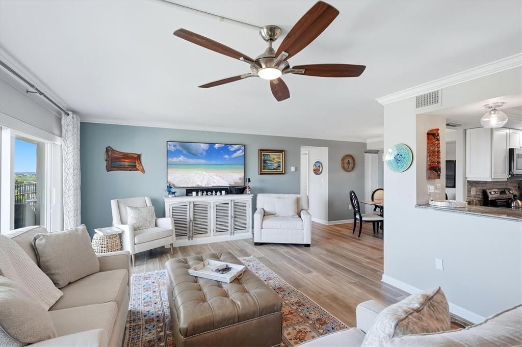 For Sale: $1,075,000 (2 beds, 2 baths, 1275 Square Feet)