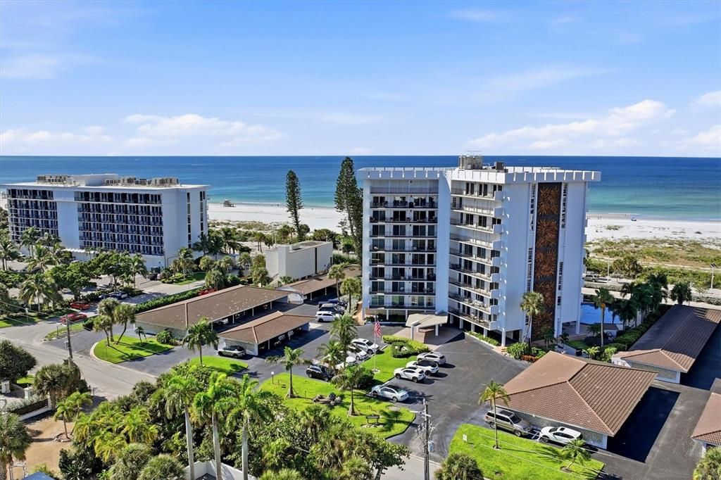For Sale: $1,075,000 (2 beds, 2 baths, 1275 Square Feet)