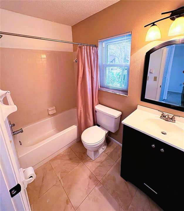 В аренду: $2,395 (2 спален, 2 ванн, 1013 Квадратных фут)